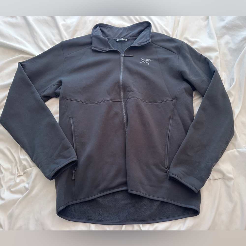 Arc'teryx Men’s Dark Gray Fleece Jacket